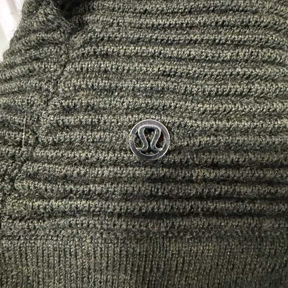 Lululemon Women's Sit In Lotus Wrap - Merino Wool - Heathered Dark Olive Green - Picture 9 of 11